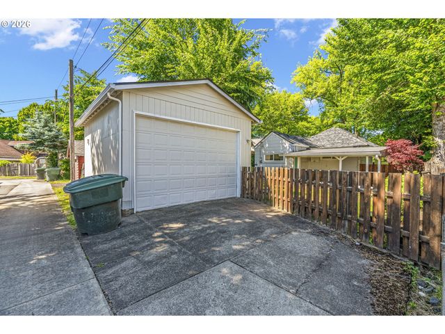1821 NICHOLS Blvd, Longview, WA 98632