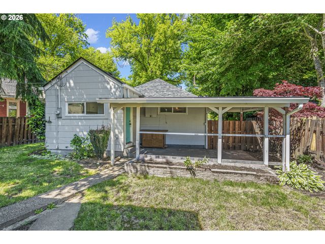1821 NICHOLS Blvd, Longview, WA 98632