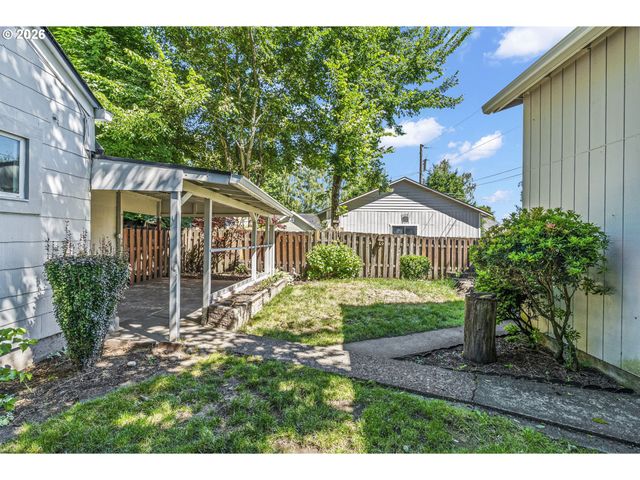 1821 NICHOLS Blvd, Longview, WA 98632