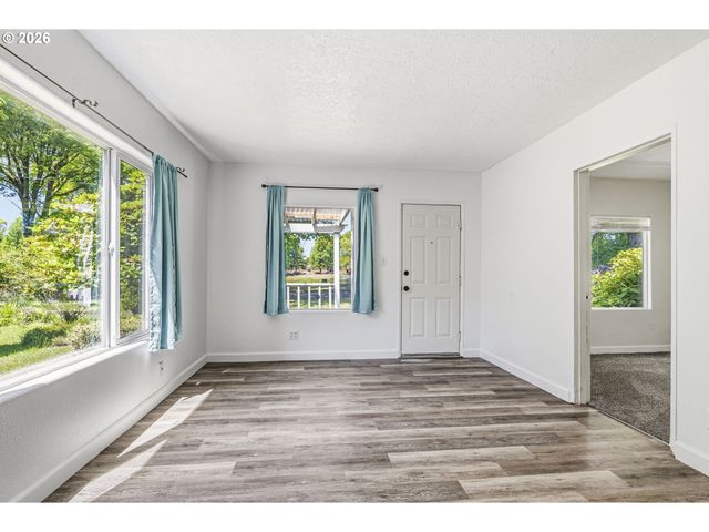 1821 NICHOLS Blvd, Longview, WA 98632