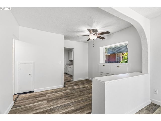 1821 NICHOLS Blvd, Longview, WA 98632