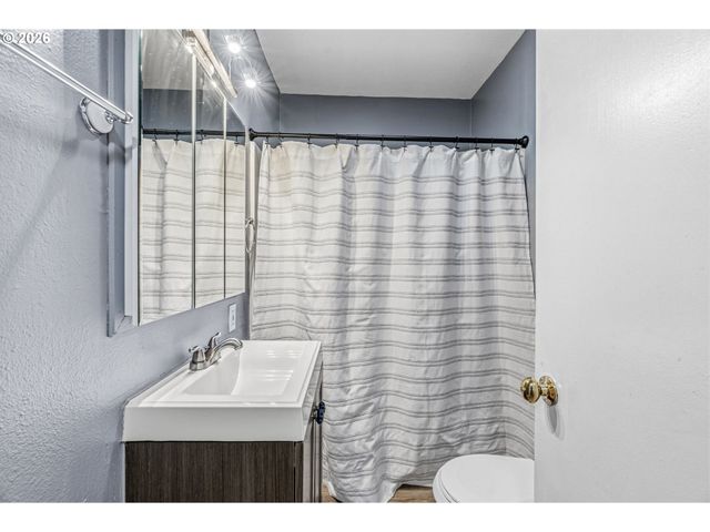 1821 NICHOLS Blvd, Longview, WA 98632