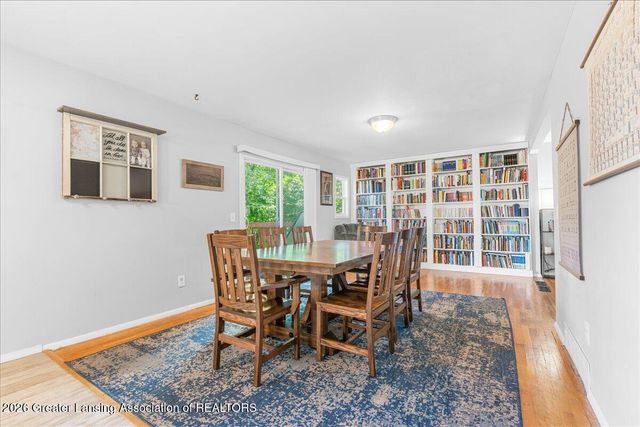 2709 Greenbriar Avenue, Lansing, MI 48912