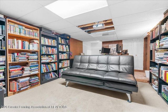2709 Greenbriar Avenue, Lansing, MI 48912