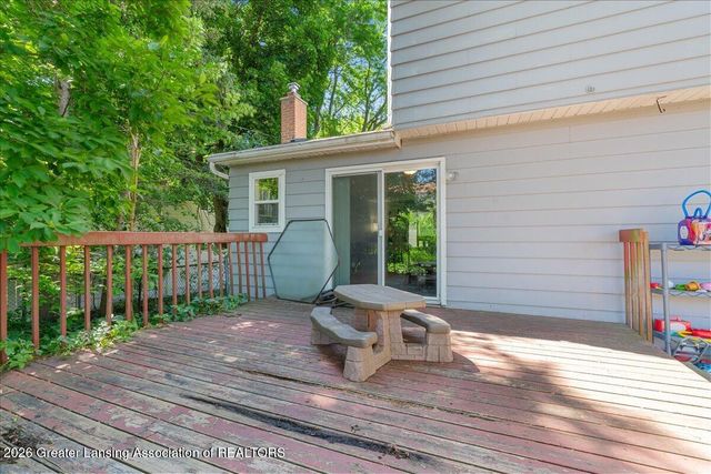 2709 Greenbriar Avenue, Lansing, MI 48912