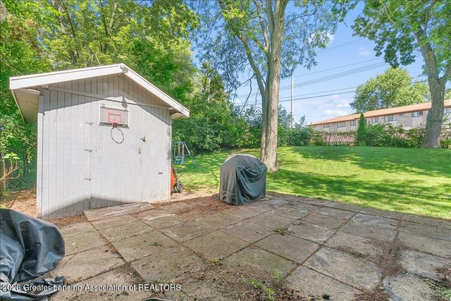 2709 Greenbriar Avenue, Lansing, MI 48912