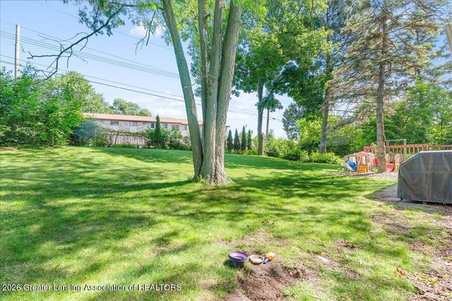 2709 Greenbriar Avenue, Lansing, MI 48912