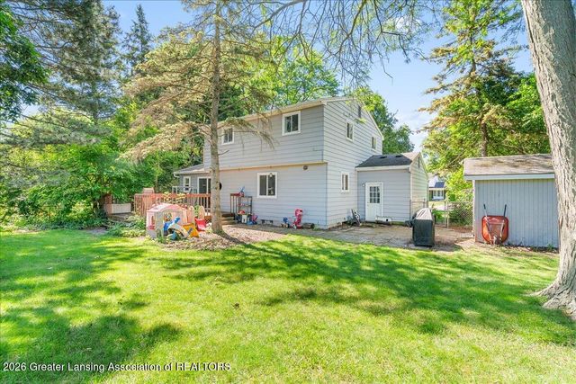 2709 Greenbriar Avenue, Lansing, MI 48912