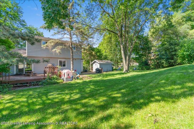 2709 Greenbriar Avenue, Lansing, MI 48912
