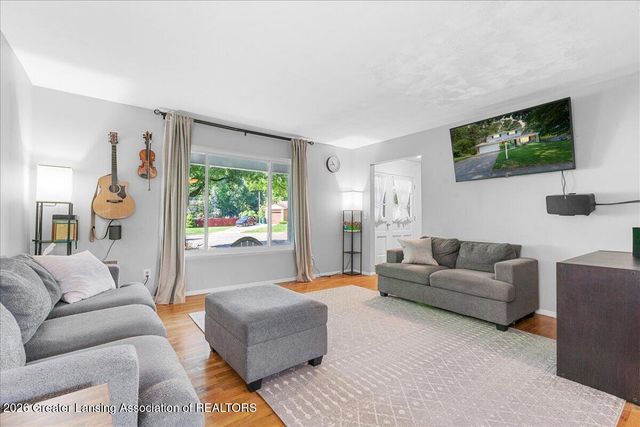 2709 Greenbriar Avenue, Lansing, MI 48912