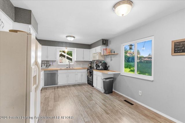 2709 Greenbriar Avenue, Lansing, MI 48912