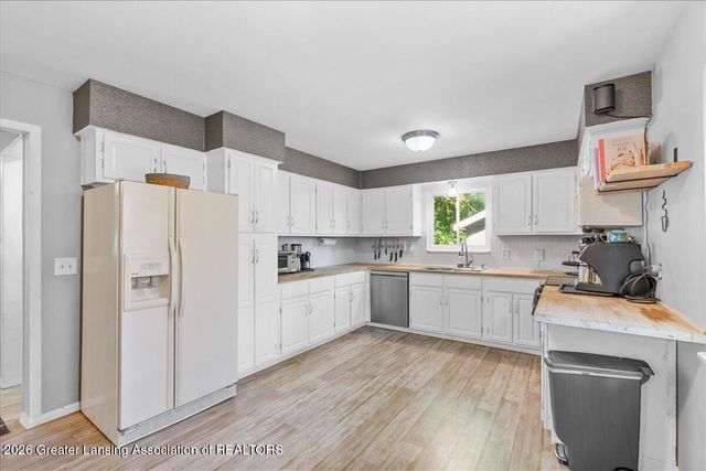 2709 Greenbriar Avenue, Lansing, MI 48912