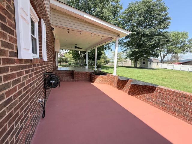 1220 Doctor Lee Avenue, Bridgeport, AL 35740