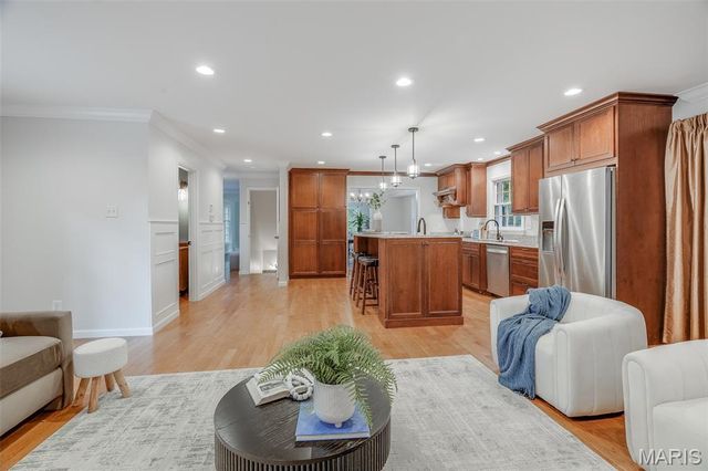 1424 Forest Avenue, Kirkwood, MO 63122