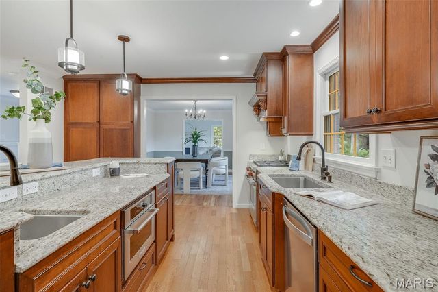 1424 Forest Avenue, Kirkwood, MO 63122