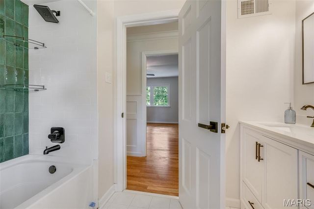1424 Forest Avenue, Kirkwood, MO 63122