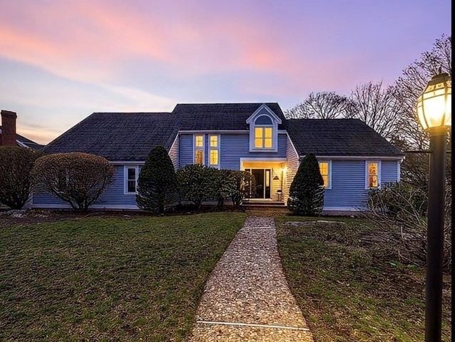 20 Blacksmith Way, Saugus, MA 01906