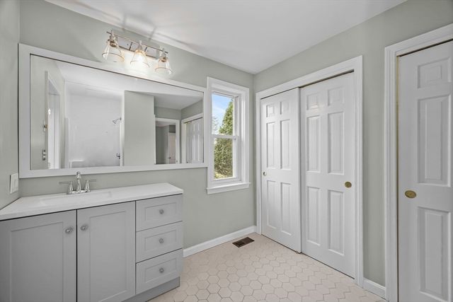 20 Blacksmith Way, Saugus, MA 01906