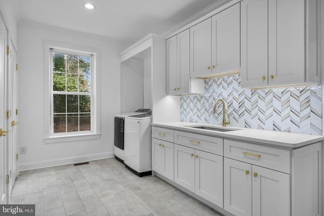 22 BROOKDALE DR, Cherry Hill, NJ 08034