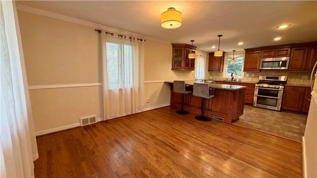 307 Garlow Dr, Penn Hills, PA 15235