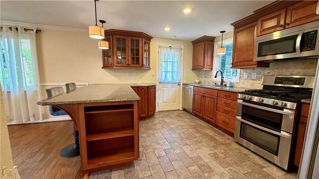 307 Garlow Dr, Penn Hills, PA 15235