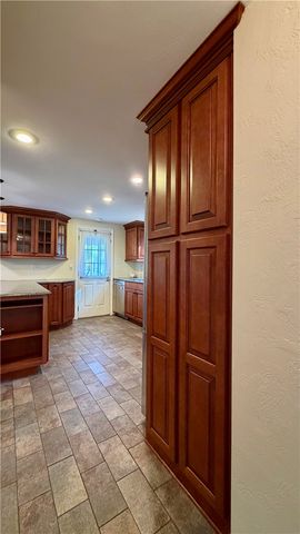 307 Garlow Dr, Penn Hills, PA 15235