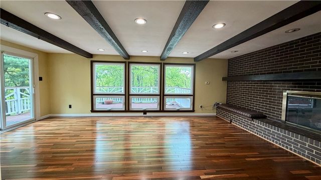 307 Garlow Dr, Penn Hills, PA 15235