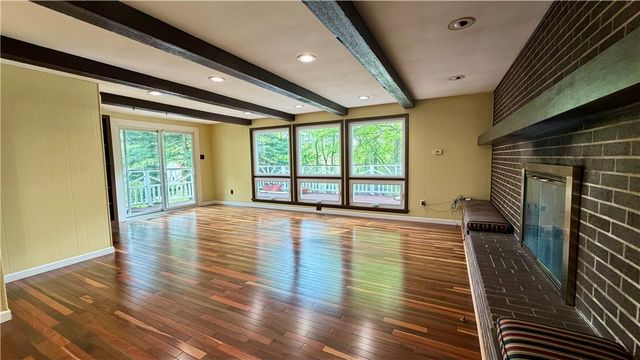 307 Garlow Dr, Penn Hills, PA 15235