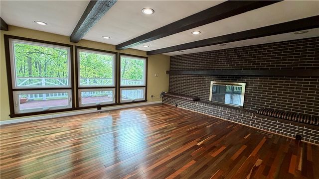 307 Garlow Dr, Penn Hills, PA 15235