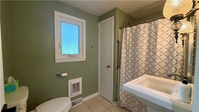 307 Garlow Dr, Penn Hills, PA 15235