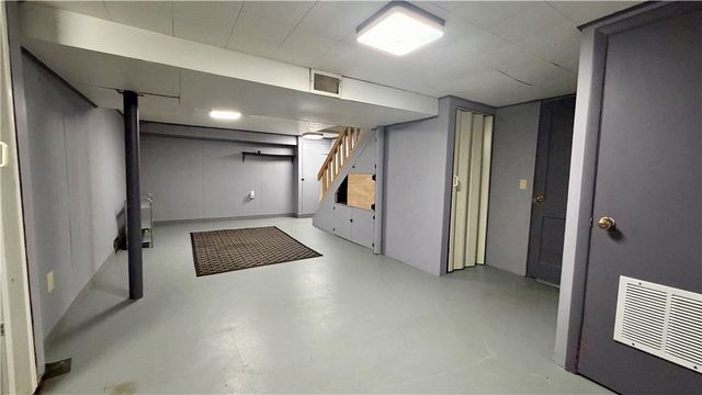 307 Garlow Dr, Penn Hills, PA 15235