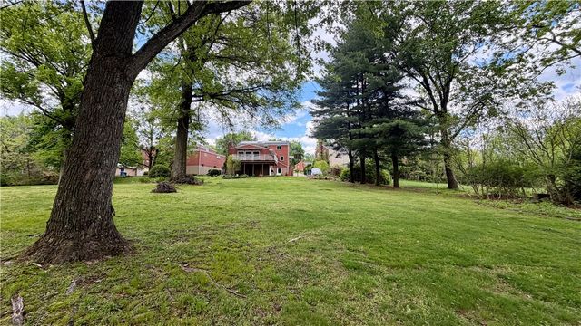 307 Garlow Dr, Penn Hills, PA 15235