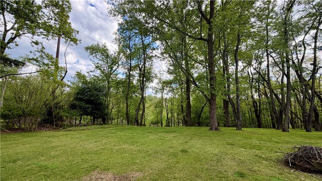 307 Garlow Dr, Penn Hills, PA 15235