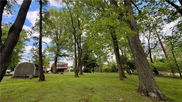 307 Garlow Dr, Penn Hills, PA 15235