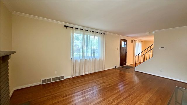 307 Garlow Dr, Penn Hills, PA 15235