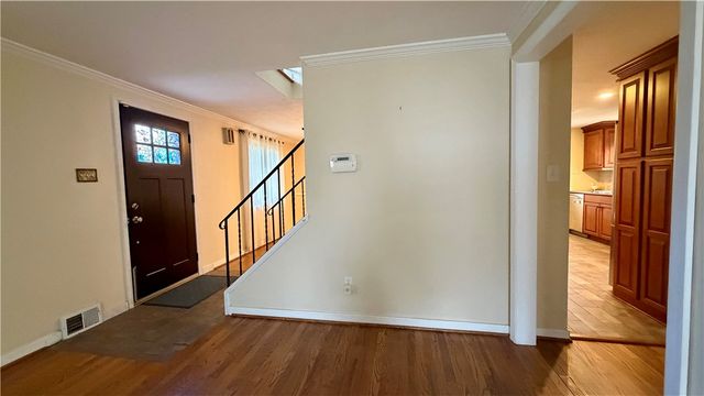 307 Garlow Dr, Penn Hills, PA 15235