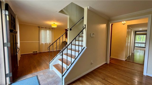 307 Garlow Dr, Penn Hills, PA 15235