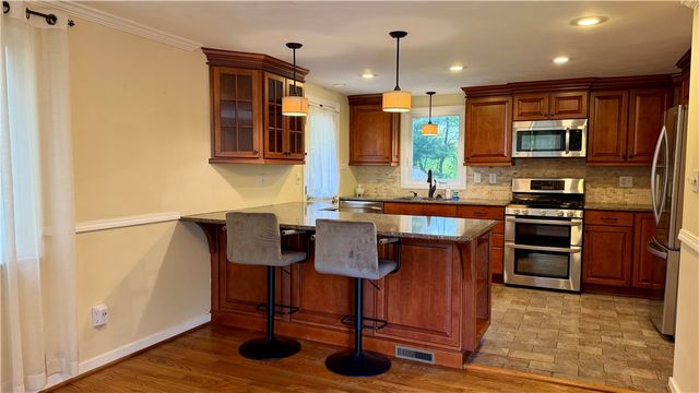 307 Garlow Dr, Penn Hills, PA 15235