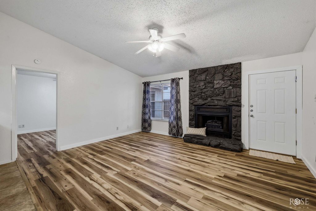 Image 2 of property listing at 3819 Green Meadow Drive D, San Angelo, TX 76904