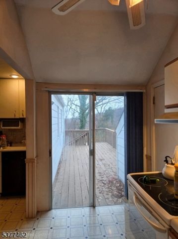 69 Highland Trl, Denville Twp., NJ 07834