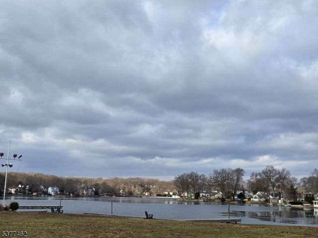 69 Highland Trl, Denville Twp., NJ 07834