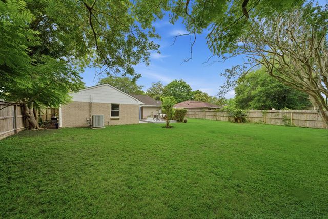 5506 Creekbend Drive, Houston, TX 77096