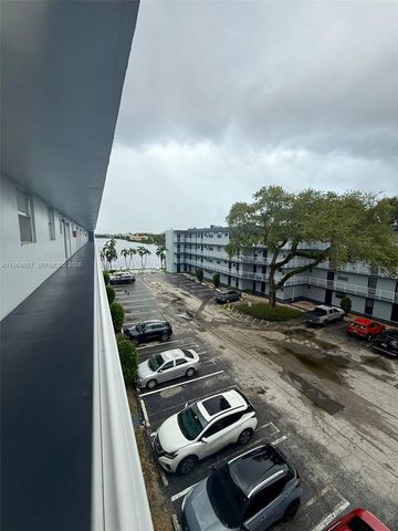 445 NE 195th Street 429, Miami, FL 33179