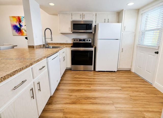445 NE 195th Street 429, Miami, FL 33179