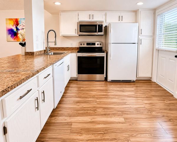 445 NE 195th Street 429, Miami, FL 33179