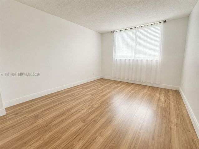 445 NE 195th Street 429, Miami, FL 33179