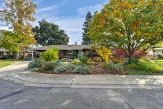 5855 Annrud Way, Sacramento, CA 95822