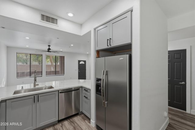 21655 N 36TH Avenue 119, Glendale, AZ 85308