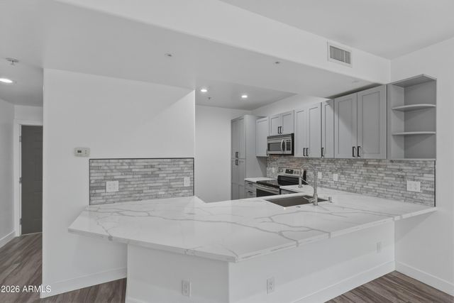 21655 N 36TH Avenue 119, Glendale, AZ 85308