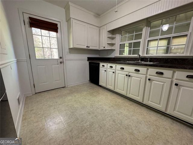 5912 Garner Road SW, Mableton, GA 30126